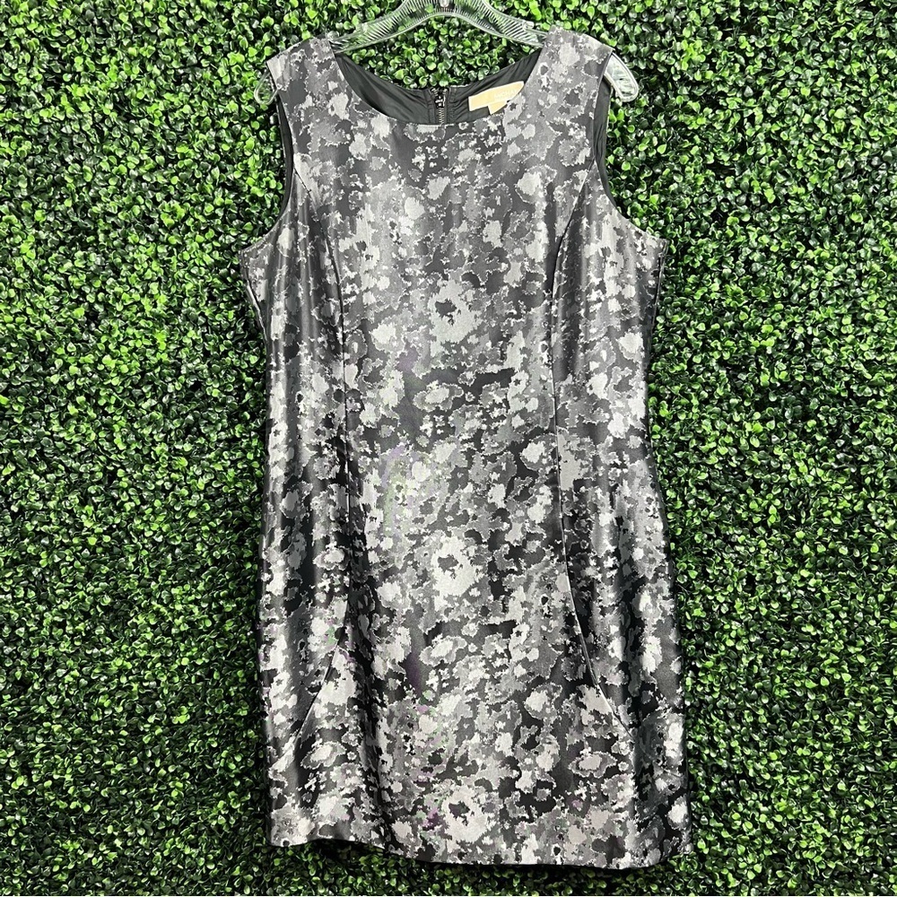 MICHAEL MICHAEL KORS | Lightweight Jacquard Shift Dress - Picture 3 of 11